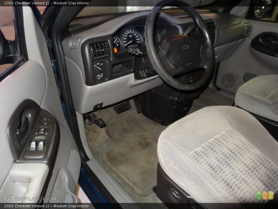 Medium Gray Interior Photo for the 2003 Chevrolet Venture LS #77200659