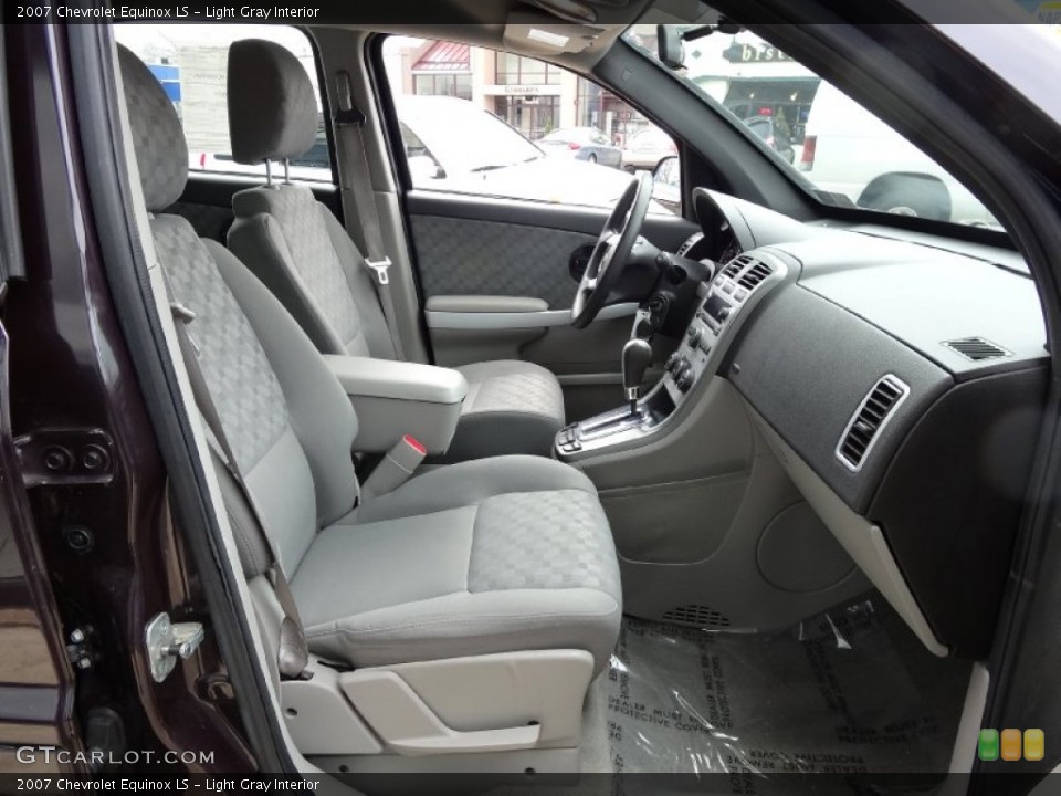 Light Gray Interior Photo for the 2007 Chevrolet Equinox LS #77201502