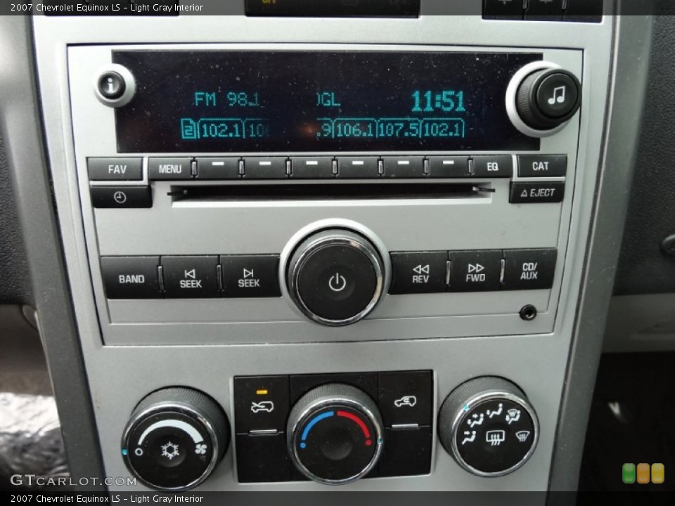 Light Gray Interior Controls for the 2007 Chevrolet Equinox LS #77201742