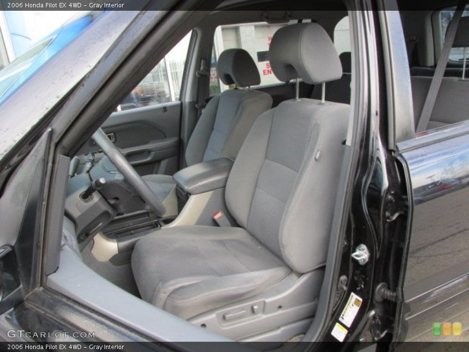 Gray Interior Photo for the 2006 Honda Pilot EX 4WD #77209317