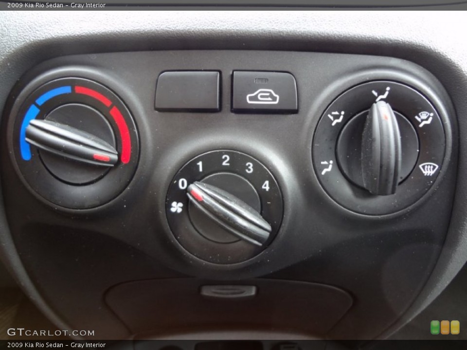 Gray Interior Controls for the 2009 Kia Rio Sedan #77212370