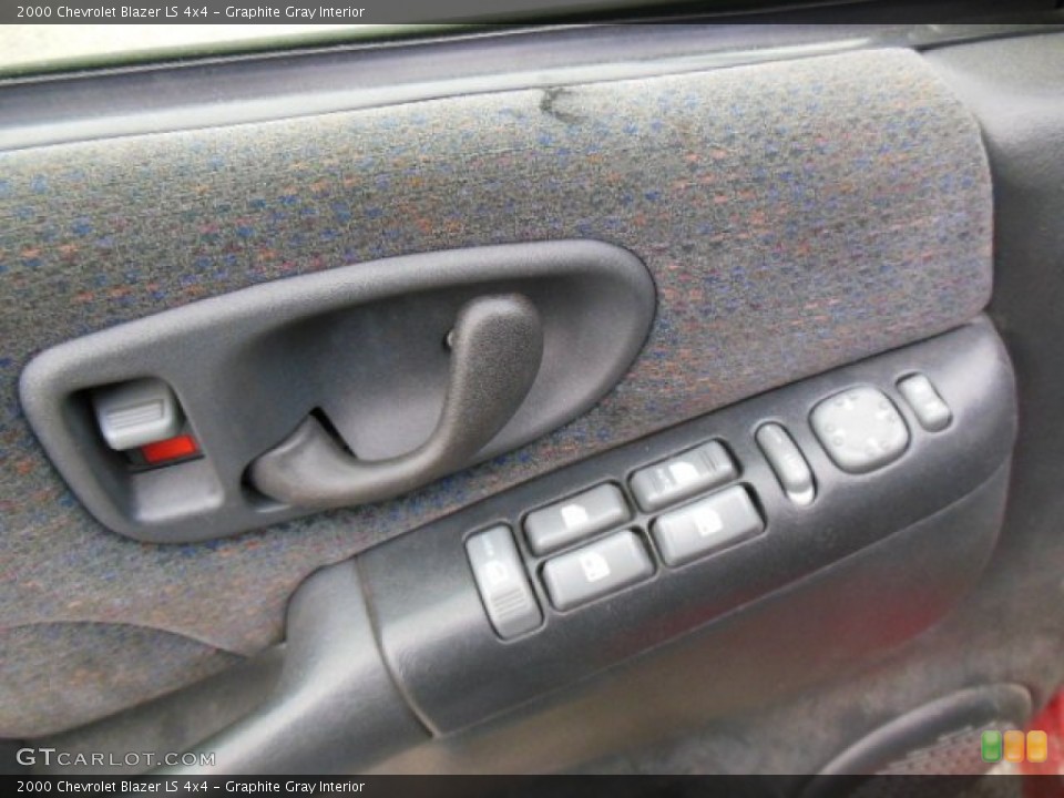Graphite Gray Interior Controls for the 2000 Chevrolet Blazer LS 4x4 #77213287