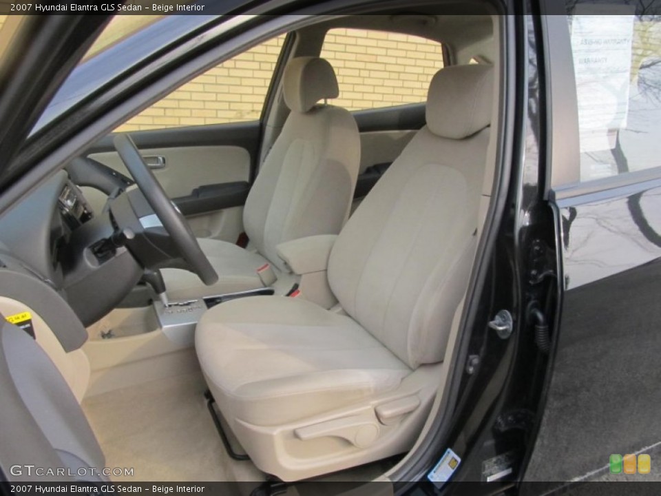 Beige Interior Photo for the 2007 Hyundai Elantra GLS Sedan #77228174