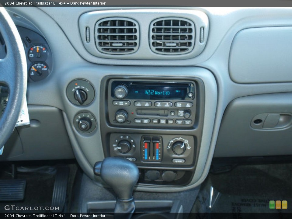 Dark Pewter Interior Controls for the 2004 Chevrolet TrailBlazer LT 4x4 #77235455