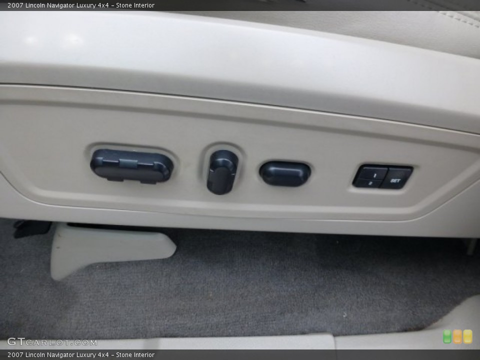 Stone Interior Controls for the 2007 Lincoln Navigator Luxury 4x4 #77246369