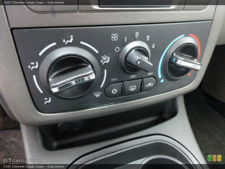Gray Interior Controls for the 2005 Chevrolet Cobalt Coupe #77248001