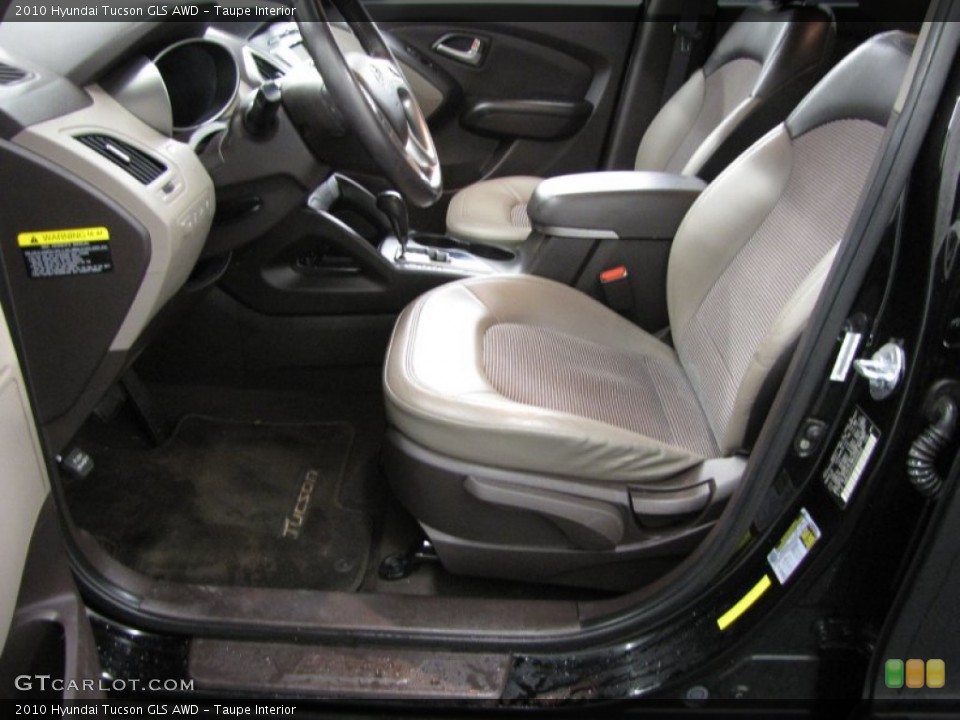 Taupe Interior Photo for the 2010 Hyundai Tucson GLS AWD #77249819