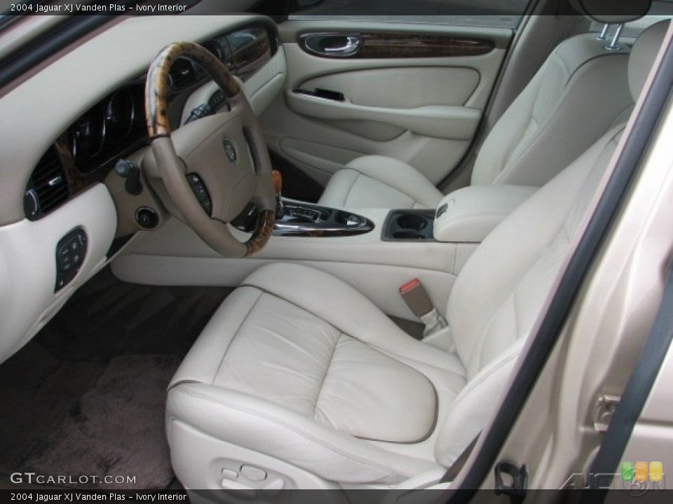 Ivory Interior Photo for the 2004 Jaguar XJ Vanden Plas #77254904