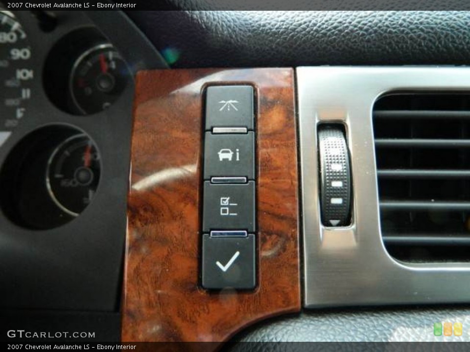 Ebony Interior Controls for the 2007 Chevrolet Avalanche LS #77260569