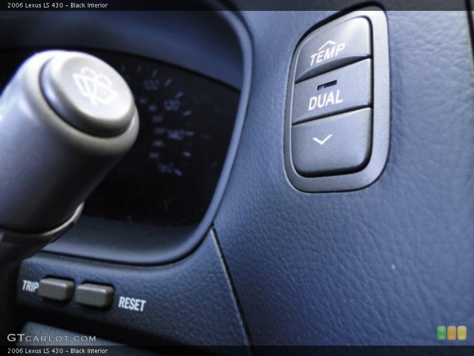 Black Interior Controls for the 2006 Lexus LS 430 #77261747
