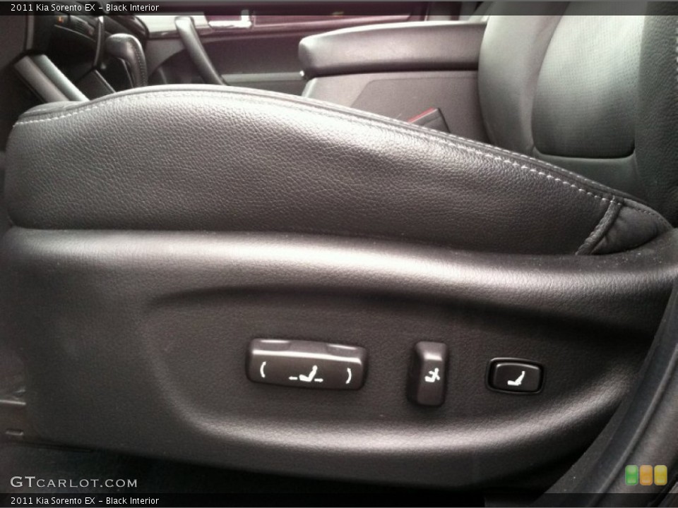 Black Interior Controls for the 2011 Kia Sorento EX #77262819
