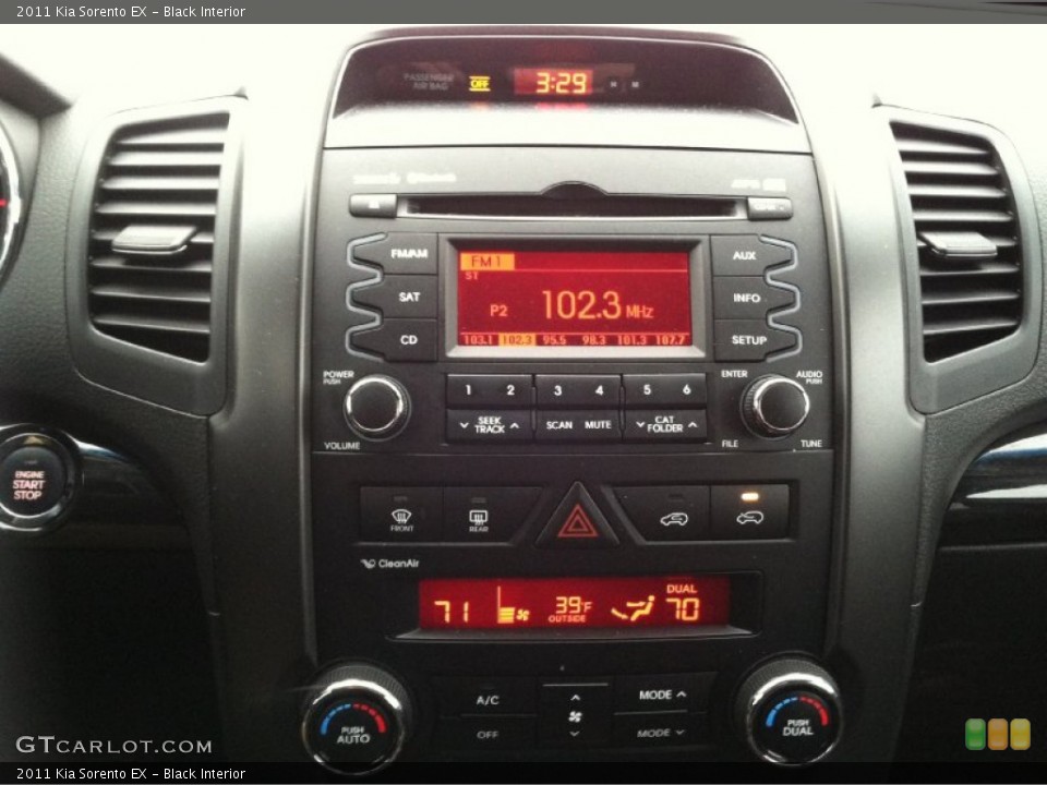 Black Interior Controls for the 2011 Kia Sorento EX #77262974
