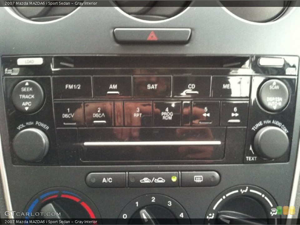 Gray Interior Controls for the 2007 Mazda MAZDA6 i Sport Sedan #77264634