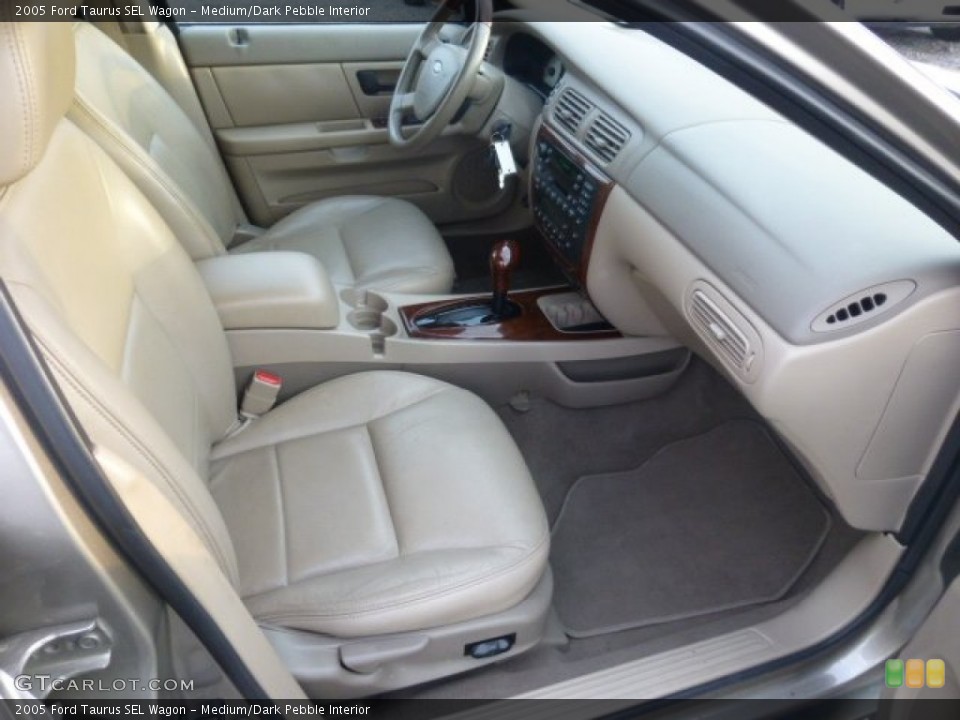 Medium/Dark Pebble Interior Photo for the 2005 Ford Taurus SEL Wagon #77274813