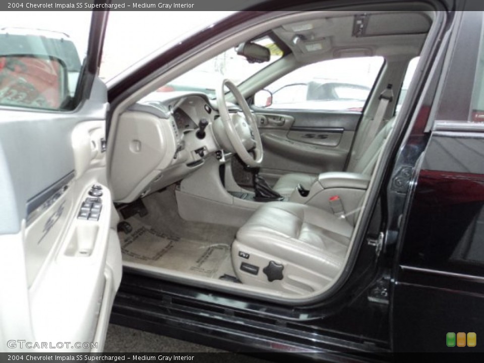 Medium Gray Interior Photo for the 2004 Chevrolet Impala SS Supercharged #77275157