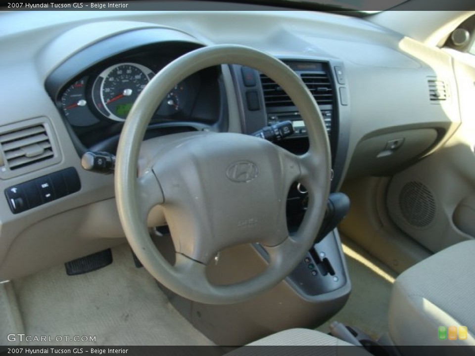 Beige 2007 Hyundai Tucson Interiors