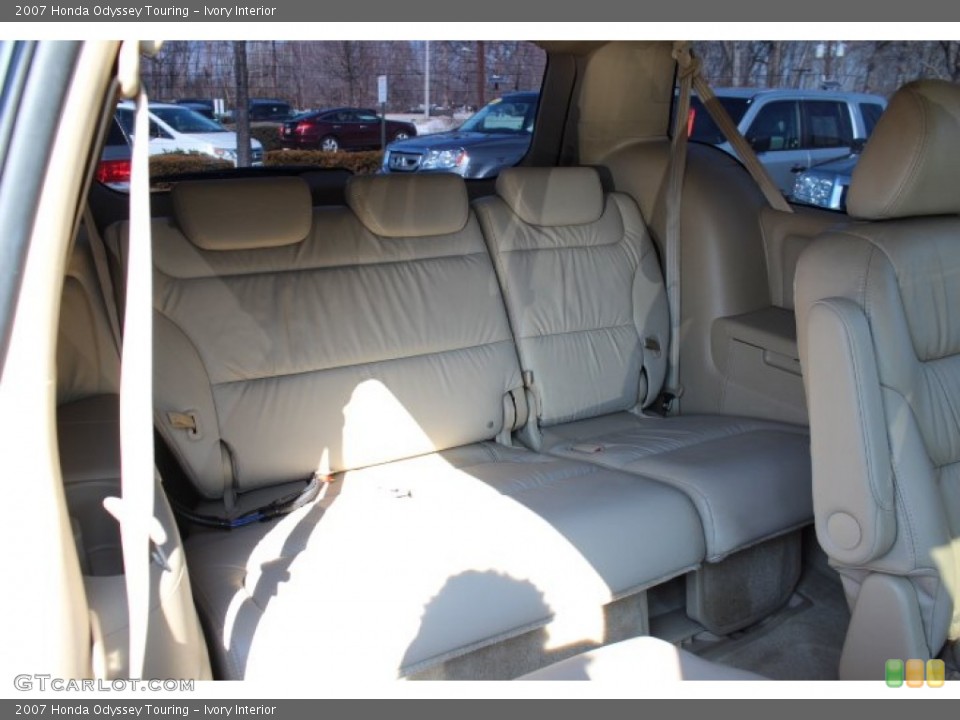 Ivory Interior Rear Seat for the 2007 Honda Odyssey Touring #77285387