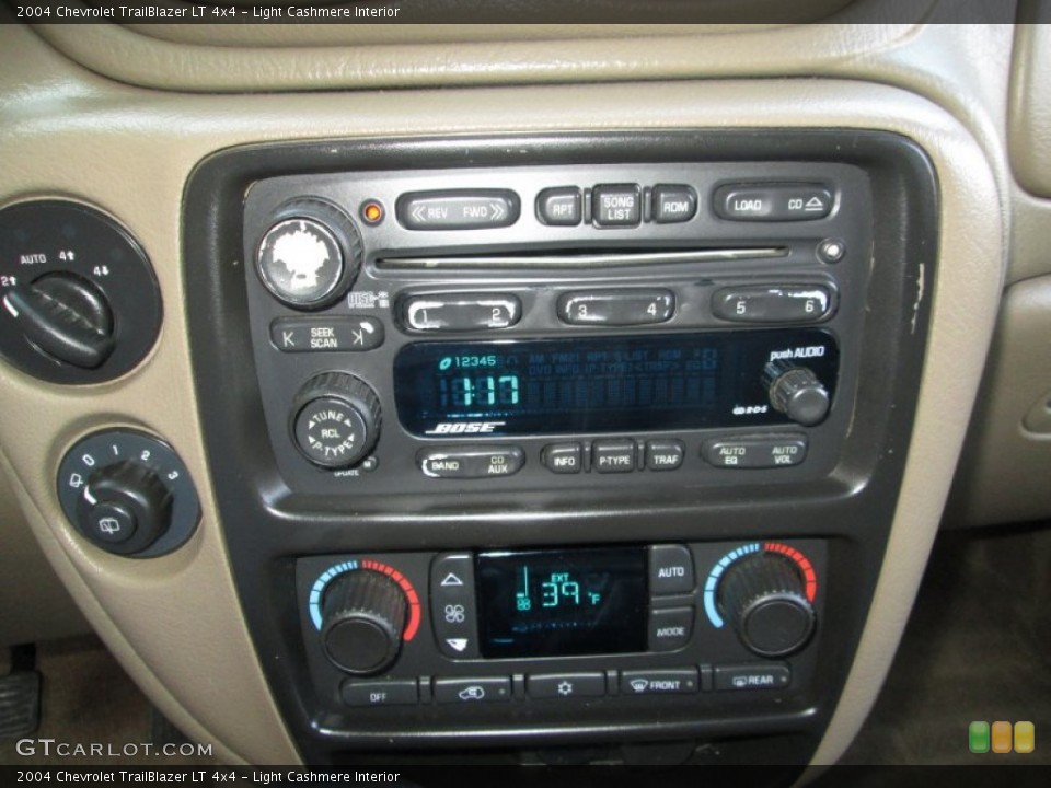 Light Cashmere Interior Controls for the 2004 Chevrolet TrailBlazer LT 4x4 #77290223