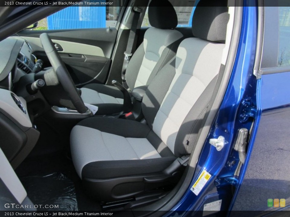 Jet Black/Medium Titanium Interior Photo for the 2013 Chevrolet Cruze LS #77296350