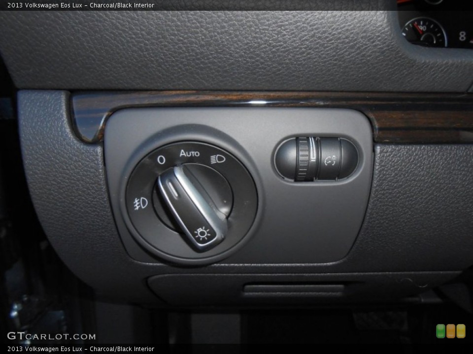 Charcoal/Black Interior Controls for the 2013 Volkswagen Eos Lux #77297883