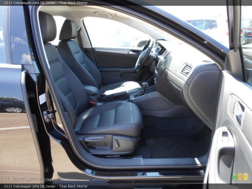 Titan Black Interior Photo for the 2013 Volkswagen Jetta SEL Sedan #77303395