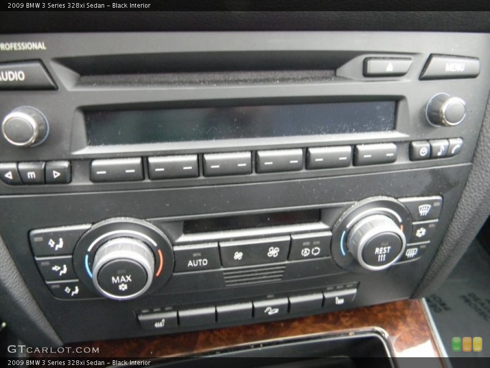Black Interior Controls for the 2009 BMW 3 Series 328xi Sedan #77309267