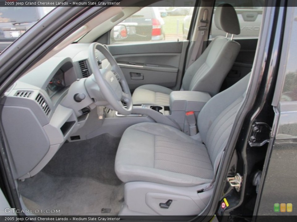 Medium Slate Gray Interior Photo for the 2005 Jeep Grand Cherokee Laredo #77315934