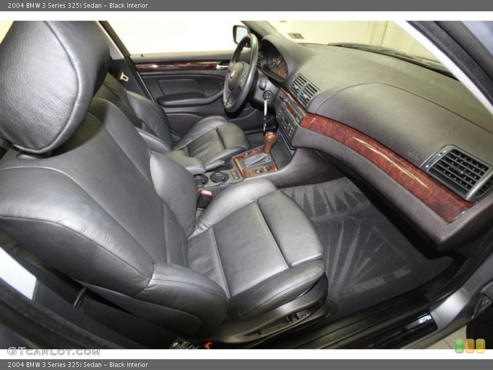 Black Interior Photo for the 2004 BMW 3 Series 325i Sedan #77318340