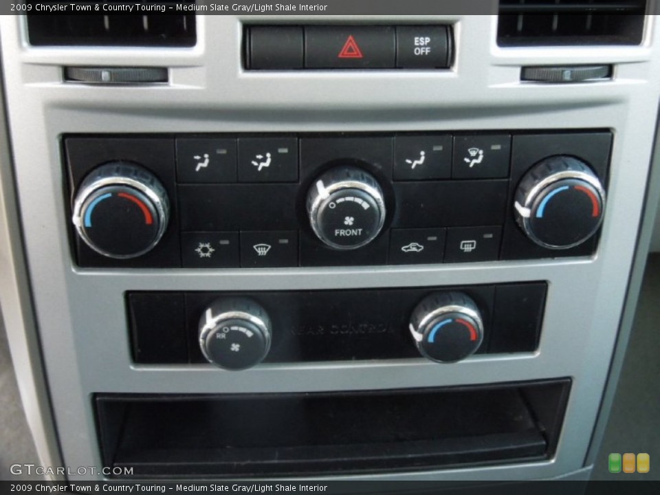 Medium Slate Gray/Light Shale Interior Controls for the 2009 Chrysler Town & Country Touring #77325303