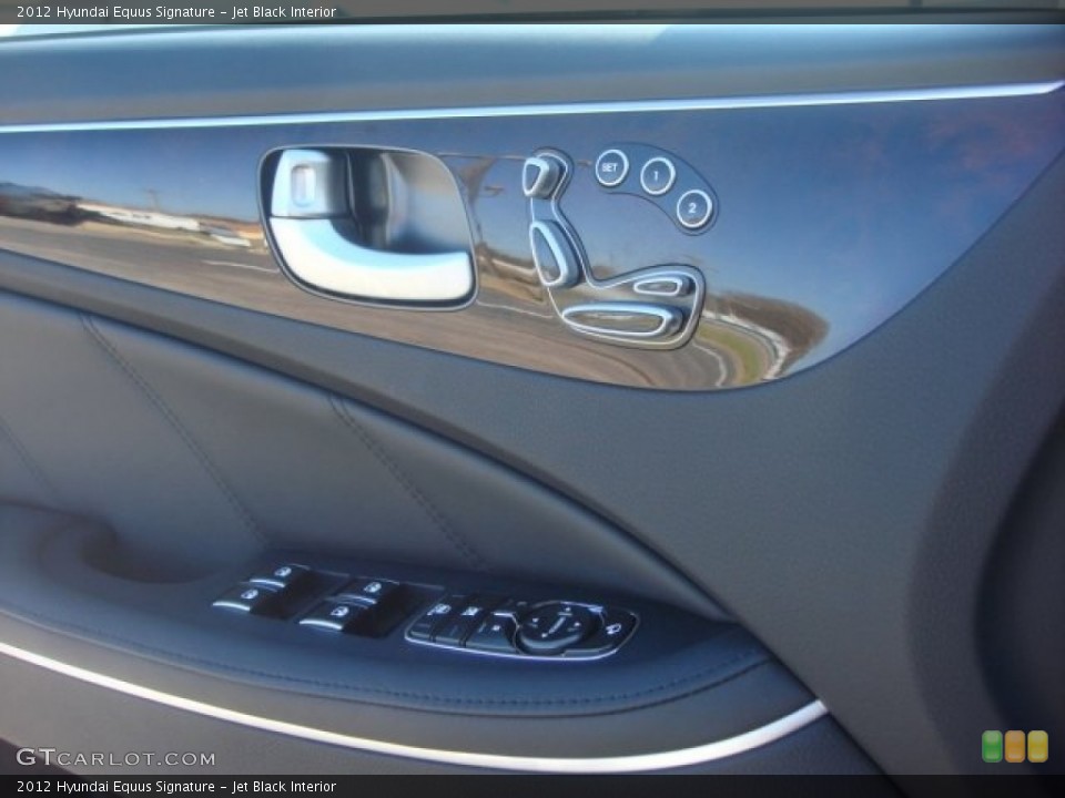 Jet Black Interior Controls for the 2012 Hyundai Equus Signature #77335635