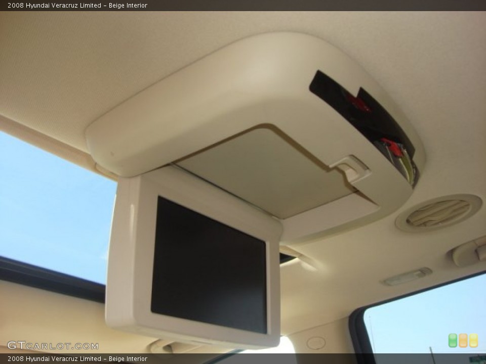 Beige Interior Entertainment System for the 2008 Hyundai Veracruz Limited #77337252