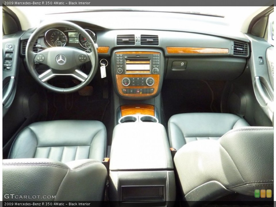 Black Interior Dashboard for the 2009 Mercedes-Benz R 350 4Matic #77340165