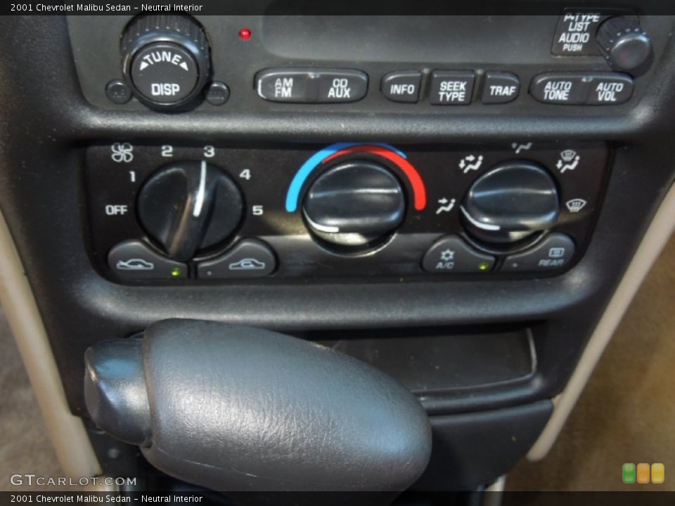 Neutral Interior Controls for the 2001 Chevrolet Malibu Sedan #77342247