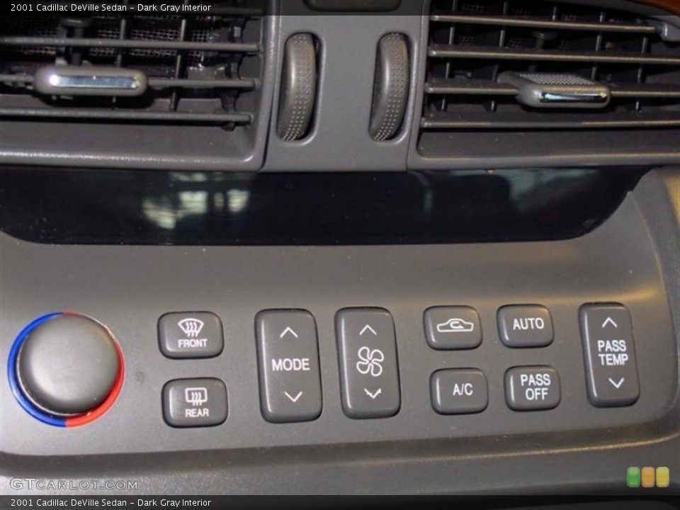 Dark Gray Interior Controls for the 2001 Cadillac DeVille Sedan #77349459