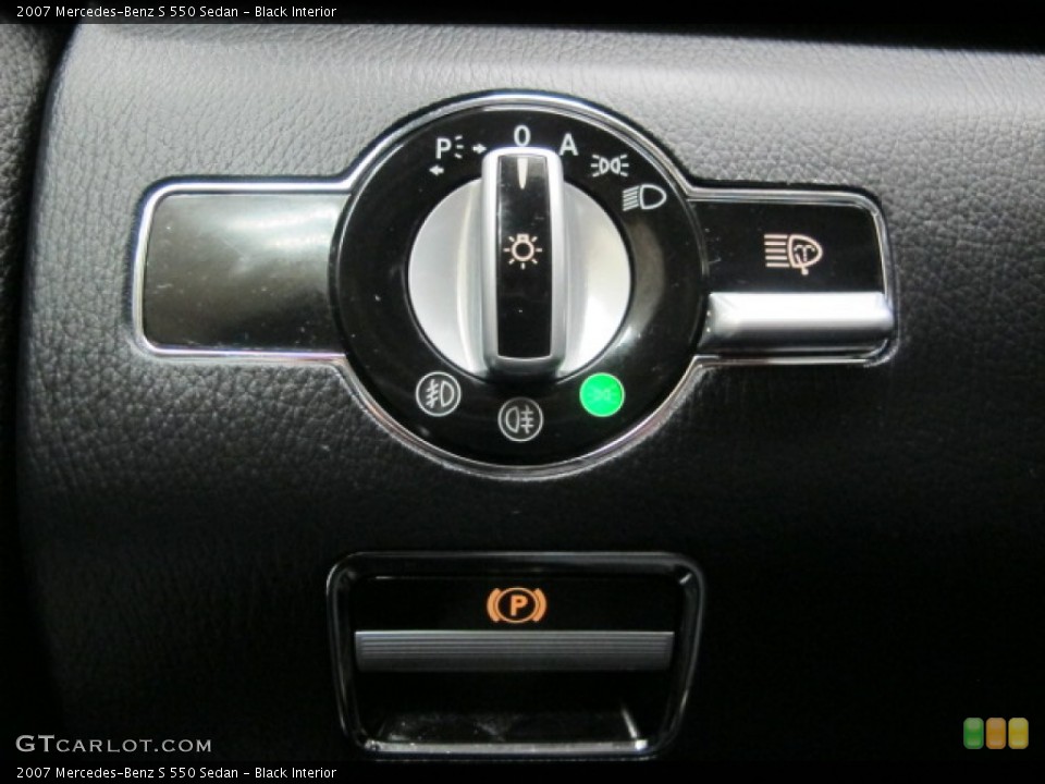 Black Interior Controls for the 2007 Mercedes-Benz S 550 Sedan #77353244