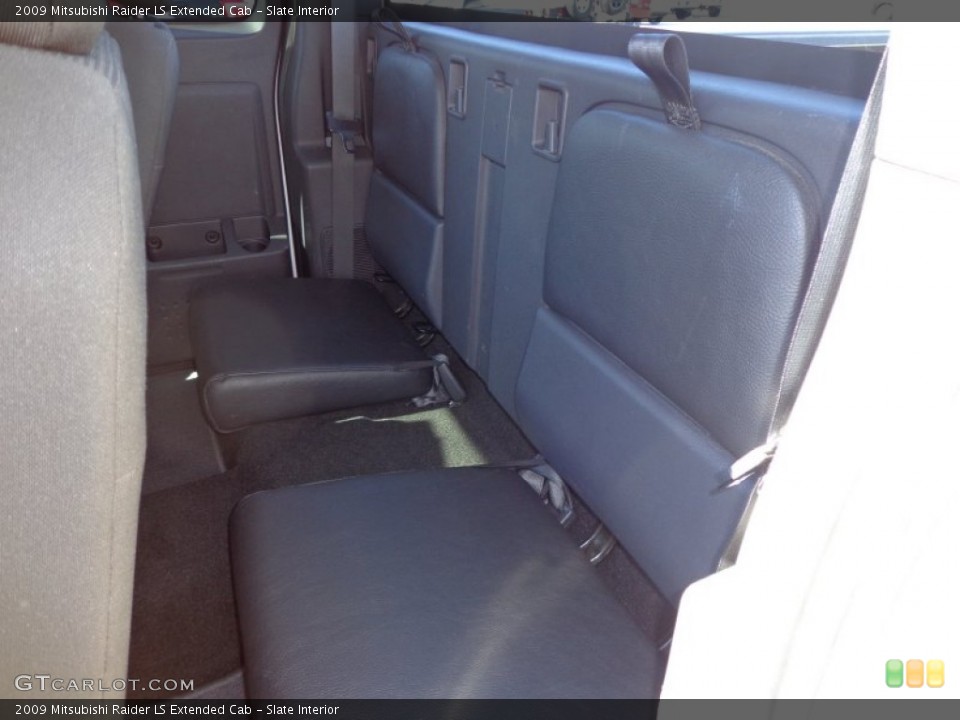 Slate 2009 Mitsubishi Raider Interiors