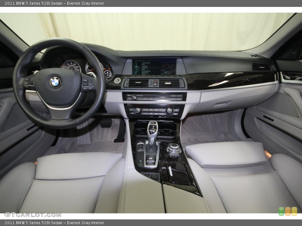 Everest Gray Interior Dashboard for the 2011 BMW 5 Series 528i Sedan #77359548