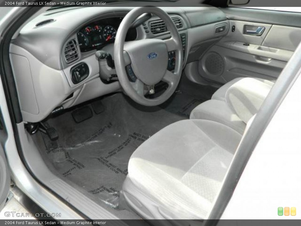 Medium Graphite Interior Photo for the 2004 Ford Taurus LX Sedan #77363342