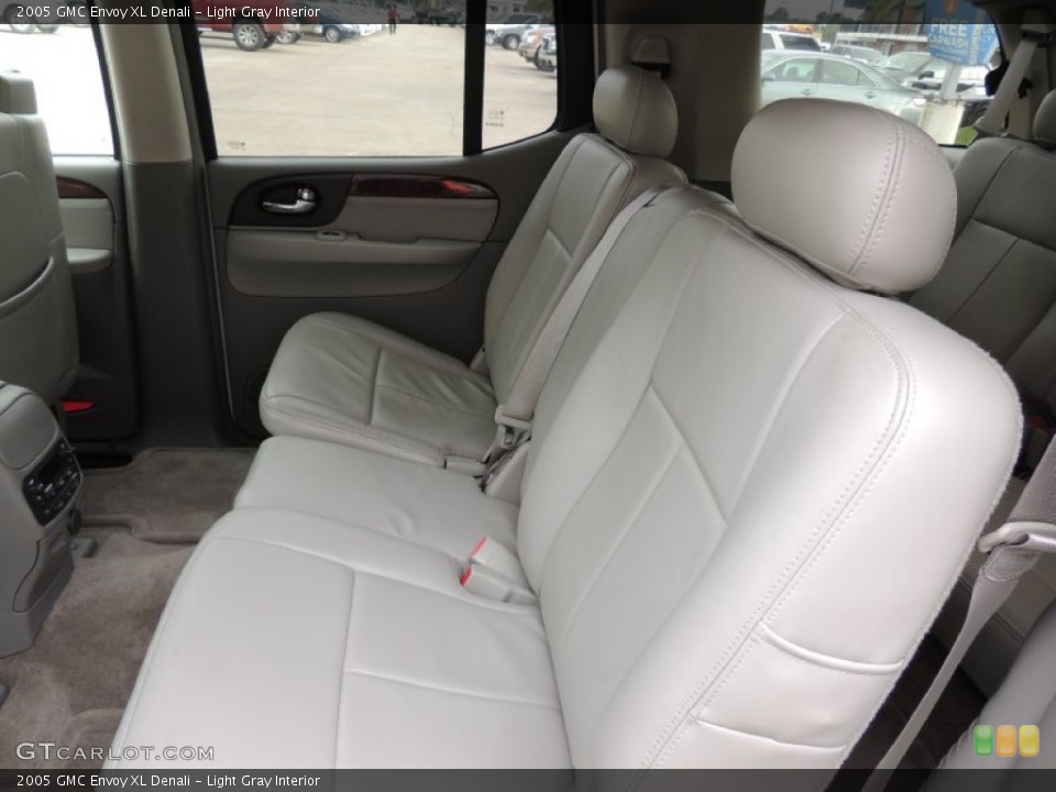 Light Gray Interior Rear Seat for the 2005 GMC Envoy XL Denali #77365539