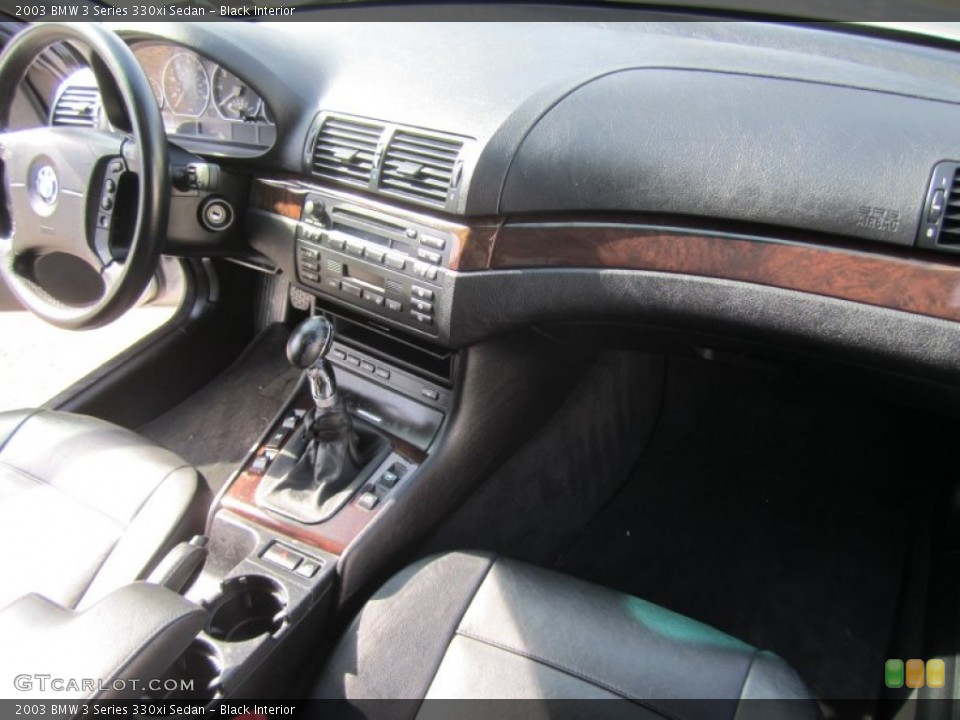 Black Interior Dashboard for the 2003 BMW 3 Series 330xi Sedan #77366270