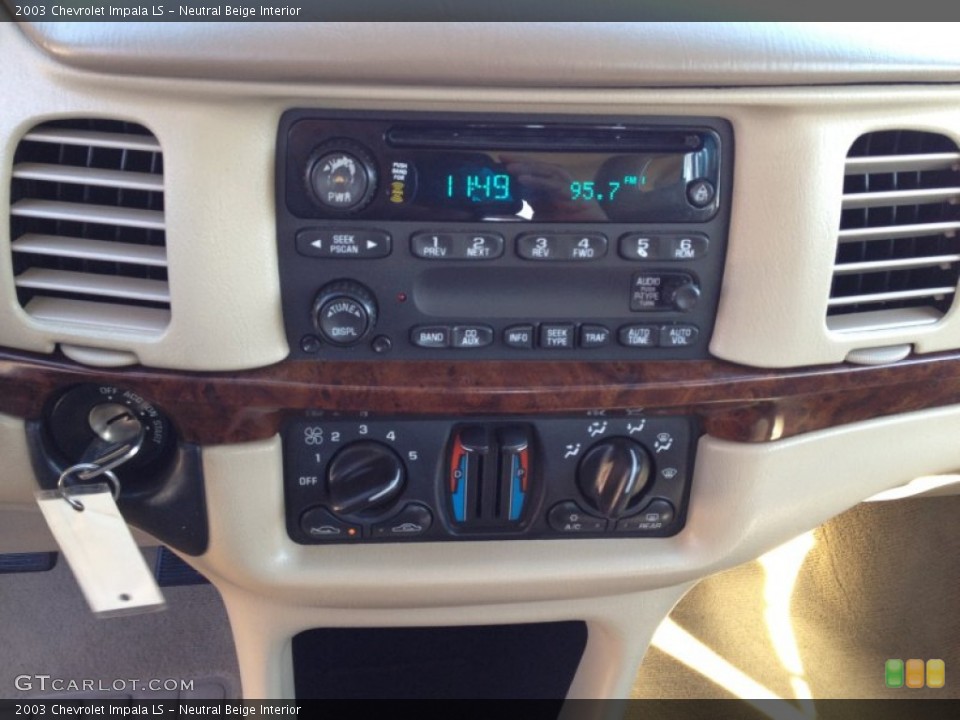 Neutral Beige Interior Controls for the 2003 Chevrolet Impala LS #77377561