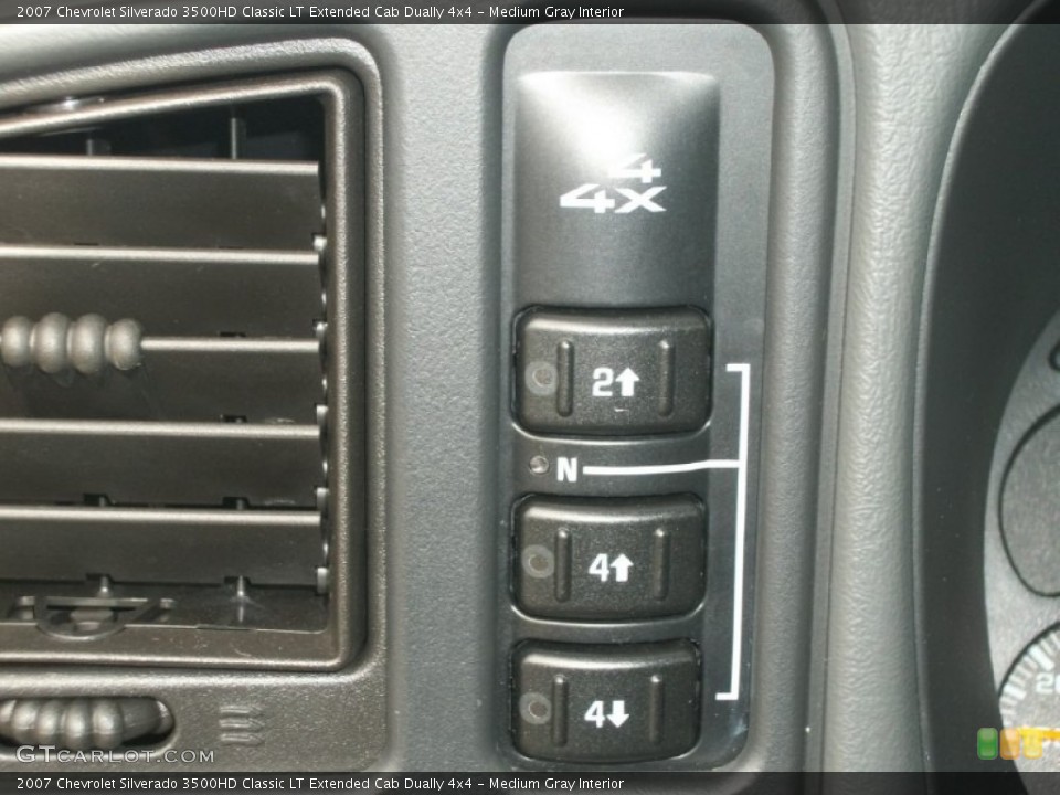 Medium Gray Interior Controls for the 2007 Chevrolet Silverado 3500HD Classic LT Extended Cab Dually 4x4 #77385654