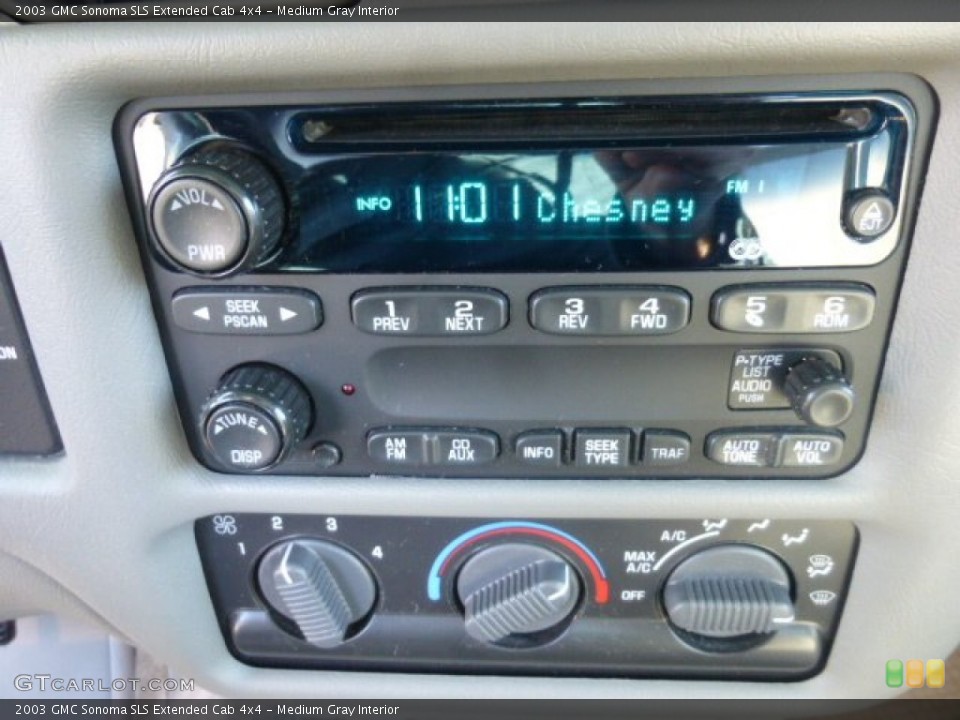 Medium Gray Interior Controls for the 2003 GMC Sonoma SLS Extended Cab 4x4 #77386788