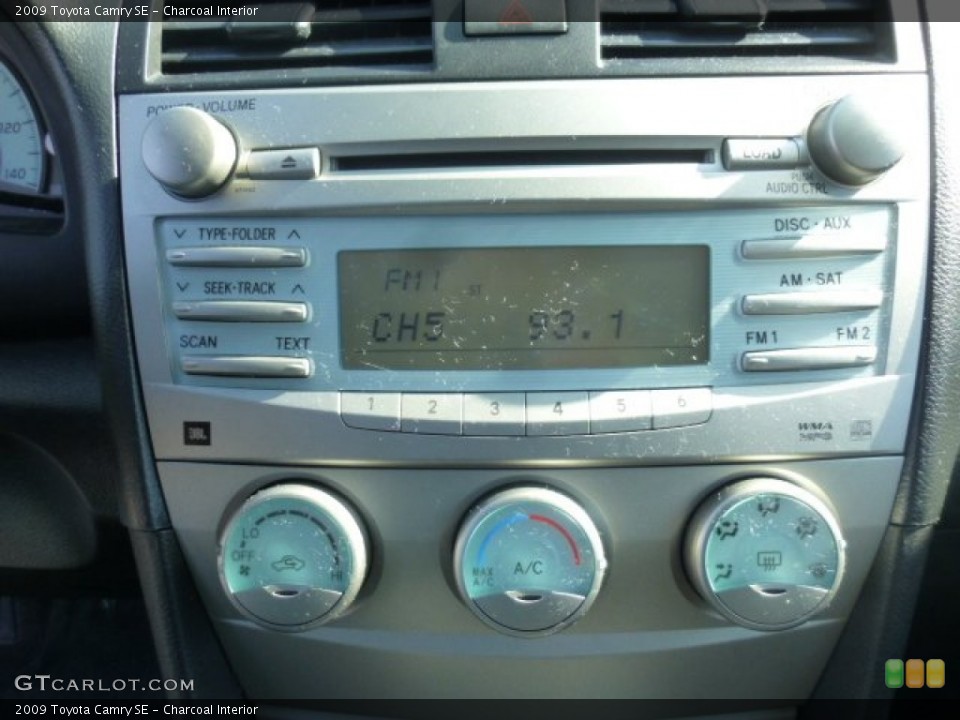 Charcoal Interior Controls for the 2009 Toyota Camry SE #77388079