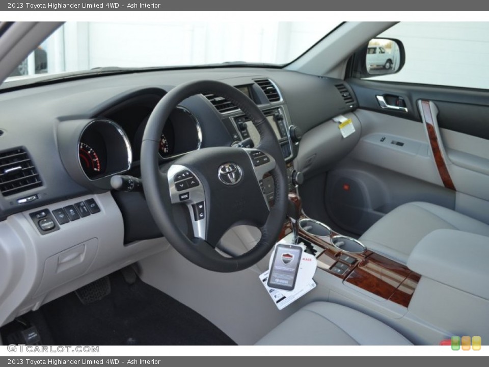 Ash Interior Prime Interior for the 2013 Toyota Highlander Limited 4WD #77388659