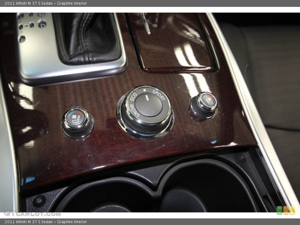 Graphite Interior Controls for the 2011 Infiniti M 37 S Sedan #77389240