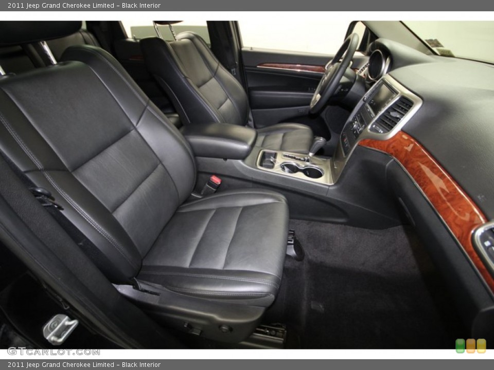 Black Interior Photo for the 2011 Jeep Grand Cherokee Limited #77390507