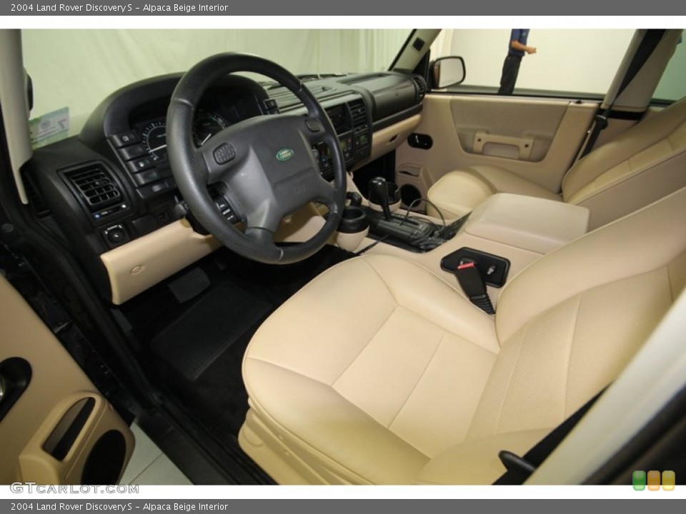 Alpaca Beige Interior Photo for the 2004 Land Rover Discovery S #77395911
