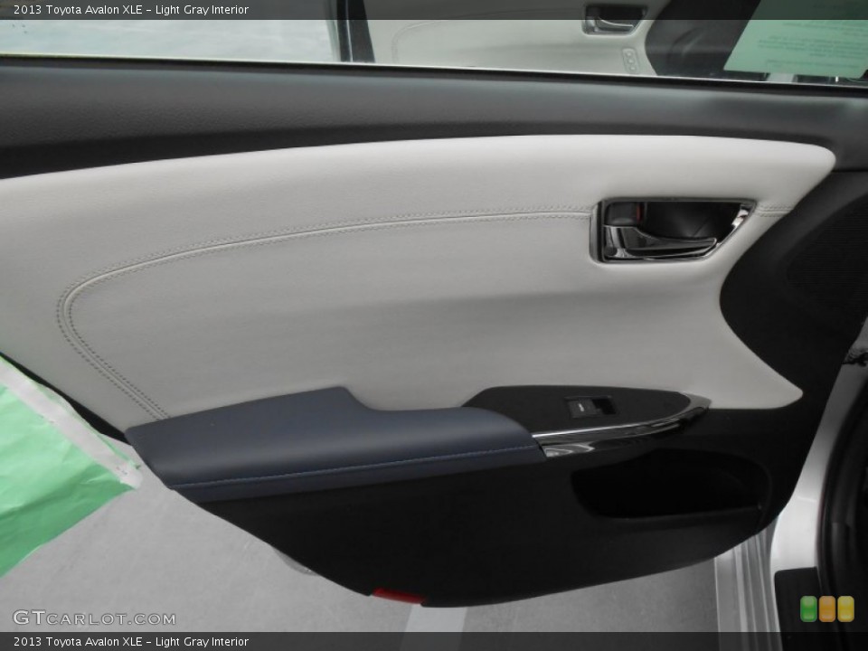 Light Gray Interior Door Panel for the 2013 Toyota Avalon XLE #77396193