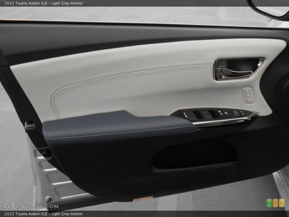 Light Gray Interior Door Panel for the 2013 Toyota Avalon XLE #77396209